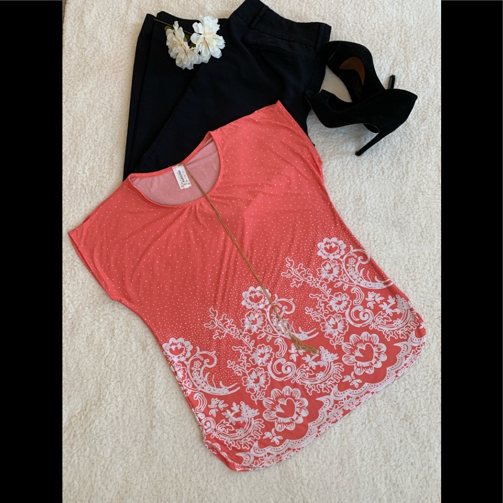 Plus Size Women’s Blouse, Short Sleeve, U-Neck.